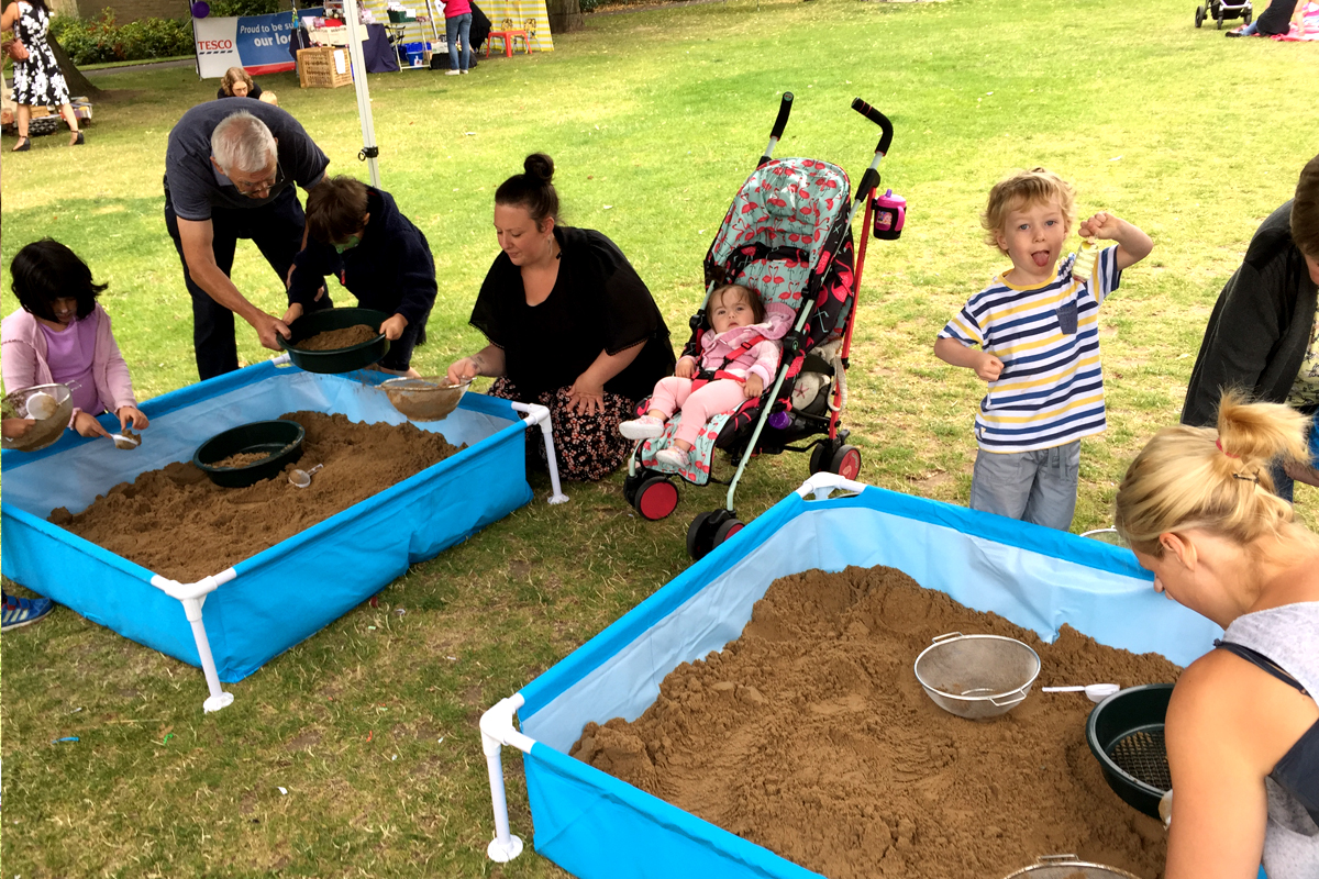 Pirate Gold Digging with Pirate Entertainer available from The Joker Entertainment. A great participation activity in the Midlands, Boston, Sleaford, Lincolnshire, Lincoln, Newark, Nottinghamshire, Rutland, Northampton, South Yorkshire, have a go