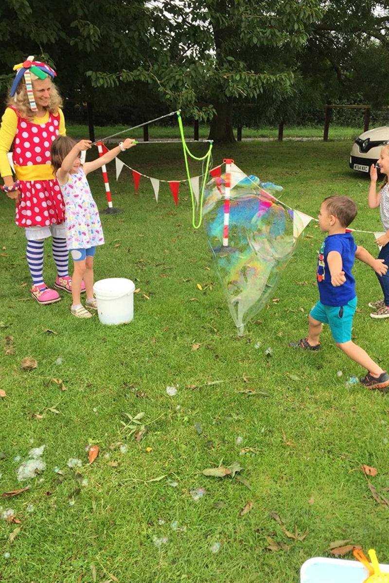 Bubble Entertainers and Bubble Workshops The Joker Entertainment providing circus entertainment, circus skills, stilt walking, balloon modelling, participation activity's and face painting in the Midlands, Nottinghamshire, Yorkshire, Leicestershire, Lincolnshire, Chesterfield, Wingerworth, Matlock, Derbyshire, Darley Dale, Clowne, Alfreton, Ripley, Wirksworth, Sutton in Ashfield, Kirkby in Ashfield, Nottinghamshire, Leicestershire, Staffordshire, Lincolnshire, South Yorkshire